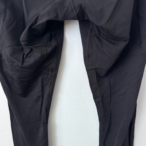 Lululemon Run Inspire Crop with Quiet Stripe waist band Size 4 - Picture 2 of 6